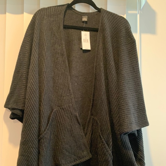 Black Poncho/ NWT/ has pockets - Picture 1 of 2